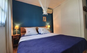 4 bedrooms, iron/ironing board, travel cot, free WiFi