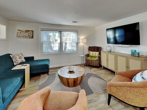 Smart TV - Nobody's Tybee Shack | Mid Island Home (Tybee Island)