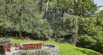Oughtershaw Hall - a large propertie that sleeps 16 guests in 8 bedrooms