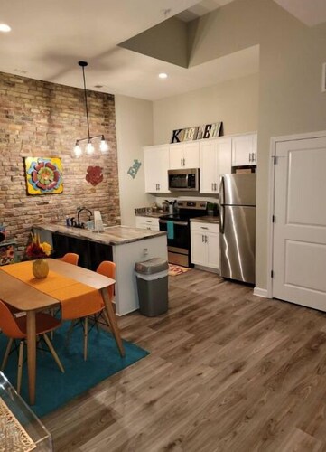 Charming1bedboutiquehotelwithkeyedentryforaddedsecurity/reservedparkingonpremise