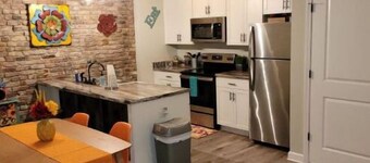 Charming1bedboutiquehotelwithkeyedentryforaddedsecurity/reservedparkingonpremise