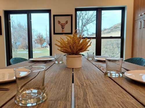 Trails End B -  3 bedroom modern Winthrop townhome