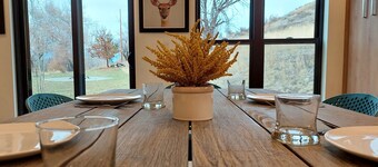 Trails End B - 3 bedroom modern Winthrop townhome