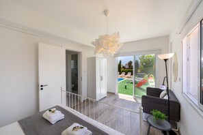 4 室のベッドルーム、アイロン / アイロン台、WiFi (無料)、ベッドシーツ