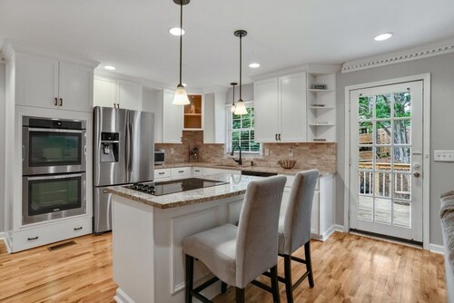 HUGE & Secluded Home ,9 full beds 30min from CITY