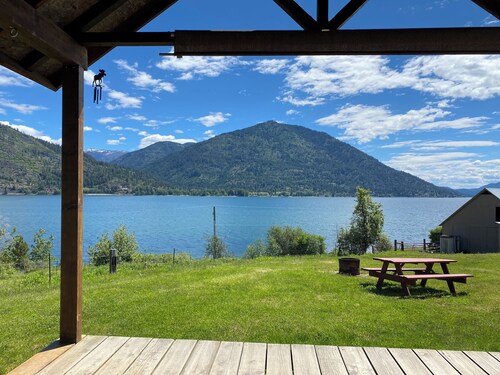 Camping cabin on lakefront ranch in Sandpoint