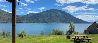 Camping cabin on lakefront ranch in Sandpoint