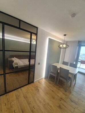 Dining - Яровиця люкс (Луцк)