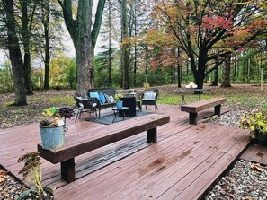Outdoor dining - Come Visit our Bungalow in the Pines! (Birch Run)