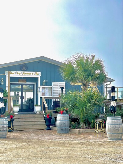 Deacon on Dolphin! Quaint 3rd Row Beach House with Ocean Views!