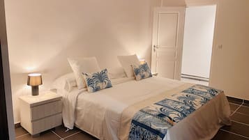 1 sovrum, skrivbord, strykjärn/strykbräda och gratis wi-fi