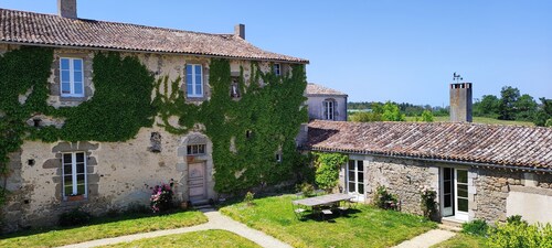 Logis de caractère large reception capacity