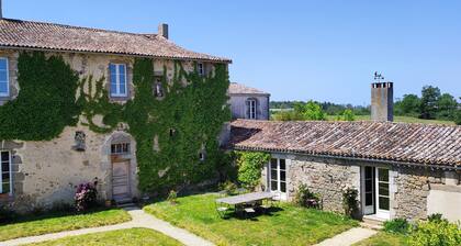 Logis de caractère large reception capacity