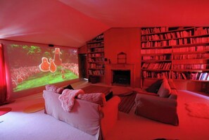 TV, fireplace, DVD player, ping pong - Logis de caractère large reception capacity (Bressuire)