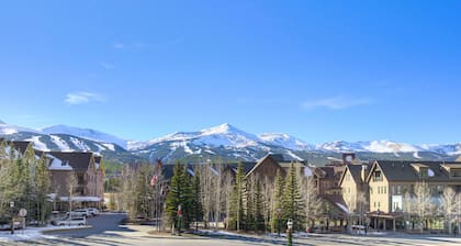 RATES REDUCED! Dogs Welcome! Stunning Views & Unbeatable Location! MainC