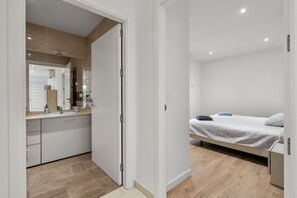 1 bedroom, in-room safe, iron/ironing board, free WiFi