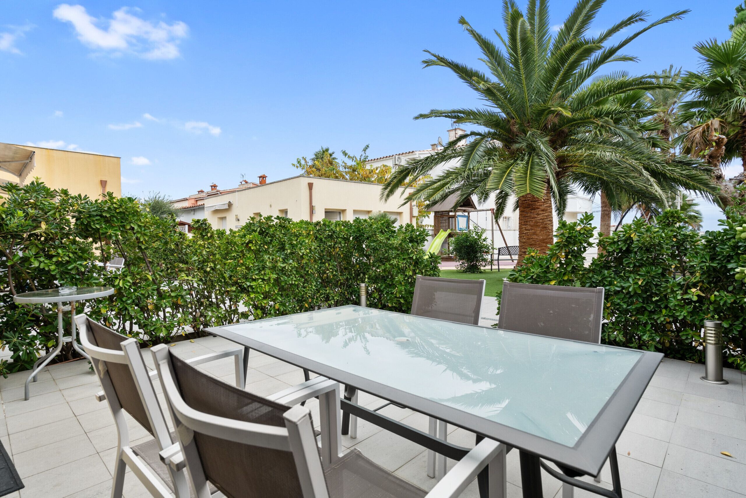 屋外ダイニングエリア