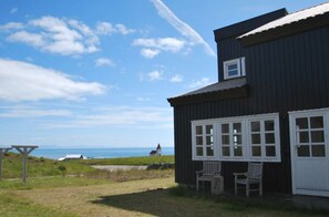 Exterior - Panoramic Views- Nature- Northern lights cottage- NO 1- in Iceland. (Hellnar)