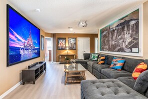 Smart TV, video games, ping pong - FREE Pool Heat & BBQ|2 Game Rooms & Movie Room (Kissimmee)
