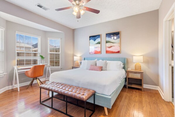 5 bedrooms, desk, iron/ironing board, travel crib