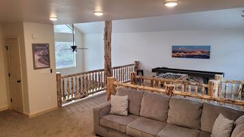 Smart TV, lareira, pebolim