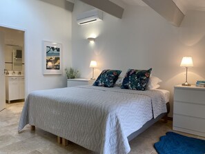 4 chambres, fer et planche à repasser, lit parapluie, Wi-Fi gratuit