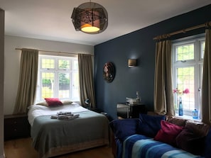 Apartment, 1 Queen Bed | 1 bedroom, iron/ironing board, free WiFi, bed sheets - Lovely and Comfortable 1-bed Apartment in Bromley (Bromley)