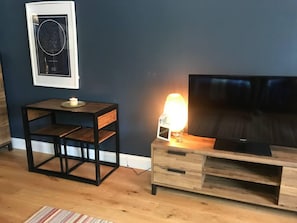 Apartment, 1 Queen Bed | Living room - Lovely and Comfortable 1-bed Apartment in Bromley (Bromley)