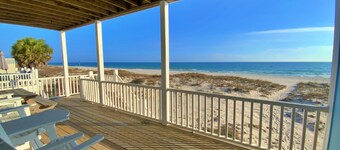 Beach front w/ Pools/Tennis/Pickleball