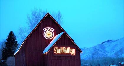 Edelweiss Condo: Ski in/out at Warm Springs Base