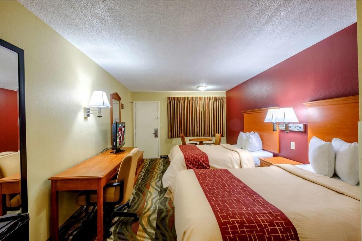 Just What You Were Looking For! 4 Great Units, Free Parking, Near AT&T Field!