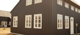 Glacier Front Row View- NEW Northern lights cottage.- NO 6.