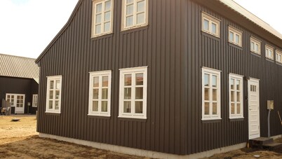 Glacier Front Row View-  NEW Northern lights cottage.- NO 6.