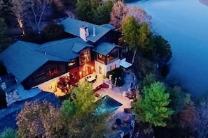 Exterior - PRIVATE 10,000 SqFt lakefront log estate w. Pool - Golfers Retreat - Close to Big Cedar! (kirbyville)