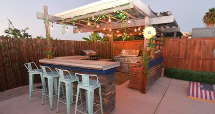 Vibrant, entertaining, & cozy spacious home with artistic flare!