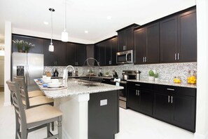 Fridge, microwave, oven, stovetop - Beautiful Single Vacation Home SL4788 (Kissimmee)