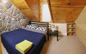 5 bedrooms, desk, WiFi