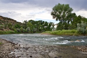 Beach - Spacious 34' Prowler 5th Wheel (Aztec)