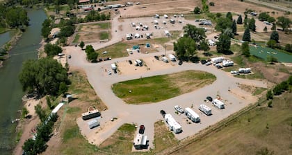 Spacious 34' Prowler 5th Wheel