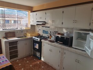 Fridge, microwave, oven, coffee/tea maker