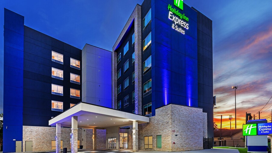 Holiday Inn Express & Suites Houston – Downtown North by IHG