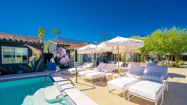 Fleur Noire Hotel - 21 and Over