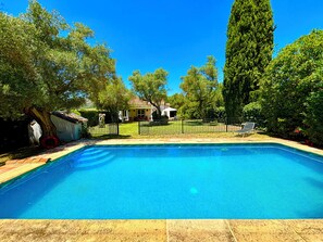 Outdoor pool - La Cancela - Luxury 2 Bed Villa & Pool Near Majestic Town Of Ronda (Ronda)