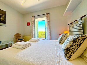 2 chambres, lit parapluie, Wi-Fi gratuit, draps fournis
