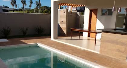 House on the dam with gourmet area and pool in Riviera de Santa Cristina II