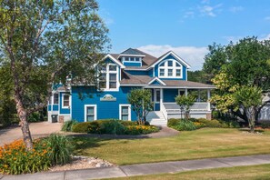 Exterior - Heaven On Seven: Private Pool, Spa, Putting Green (Corolla)