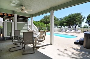 Outdoor dining - 40-Love is a:  Soundfront | Private Pool | Spa (Corolla)