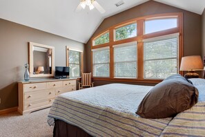 5 habitaciones, tabla de planchar con plancha, wifi y ropa de cama 