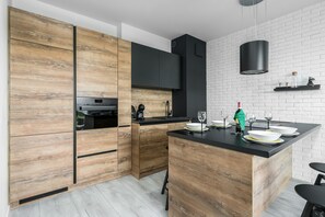 Microwave, dishwasher, coffee/tea maker, cookware/dishes/utensils - Esencja Apartments Poznan by Renters (Poznan)