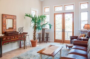 Televisión, reproductor de DVD, futbolito y tenis de mesa